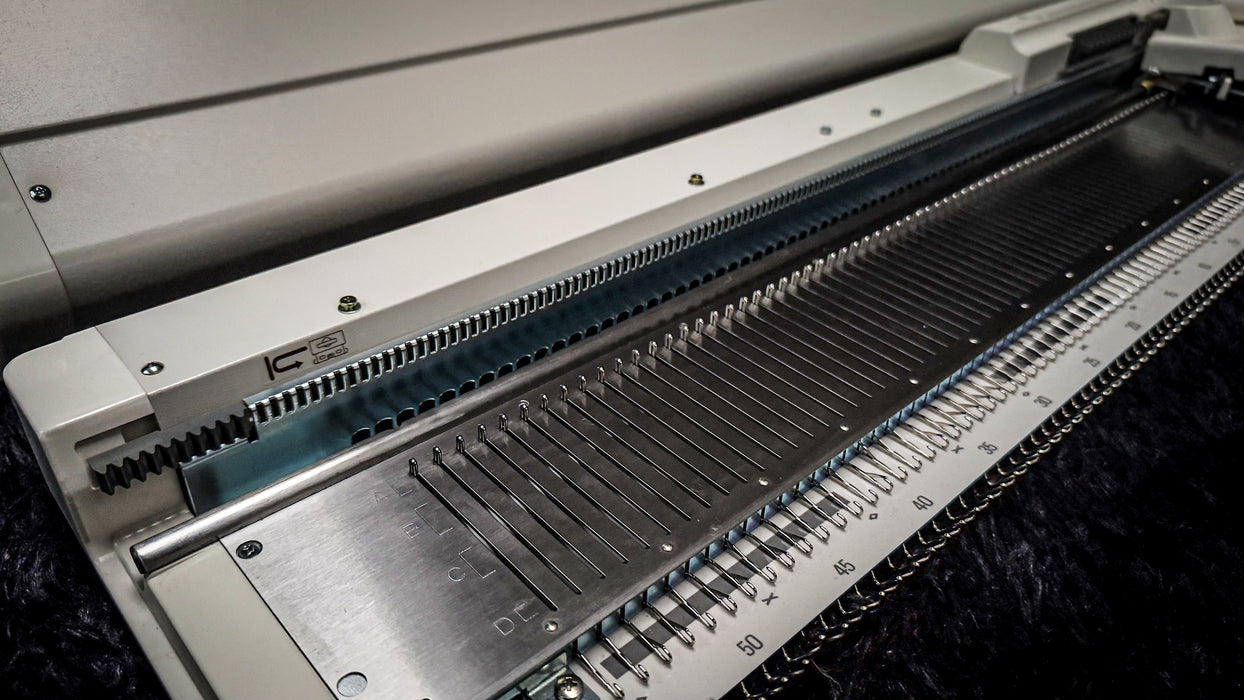 Silver Reed SK155 Chunky Punchcard Knitting Machine 9mm (Reconditioned)