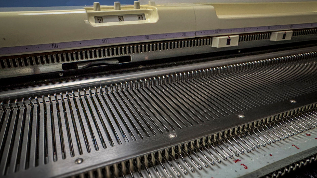 Silver Reed SK830 Electronic Fine Gauge Knitting Machine 3.6mm (Reconditioned)